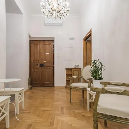 La Maison D'art Pantheon Hotel