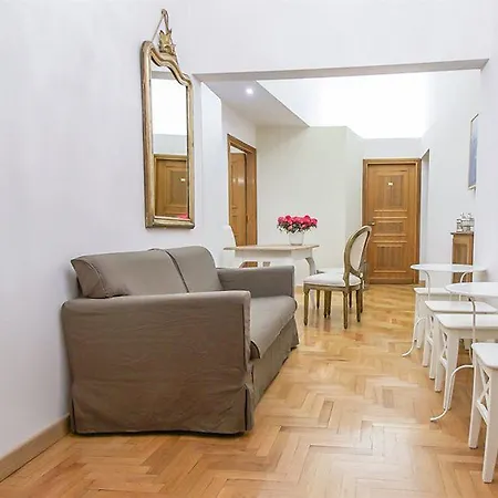 La Maison D'art Pantheon Bed & Breakfast 3*